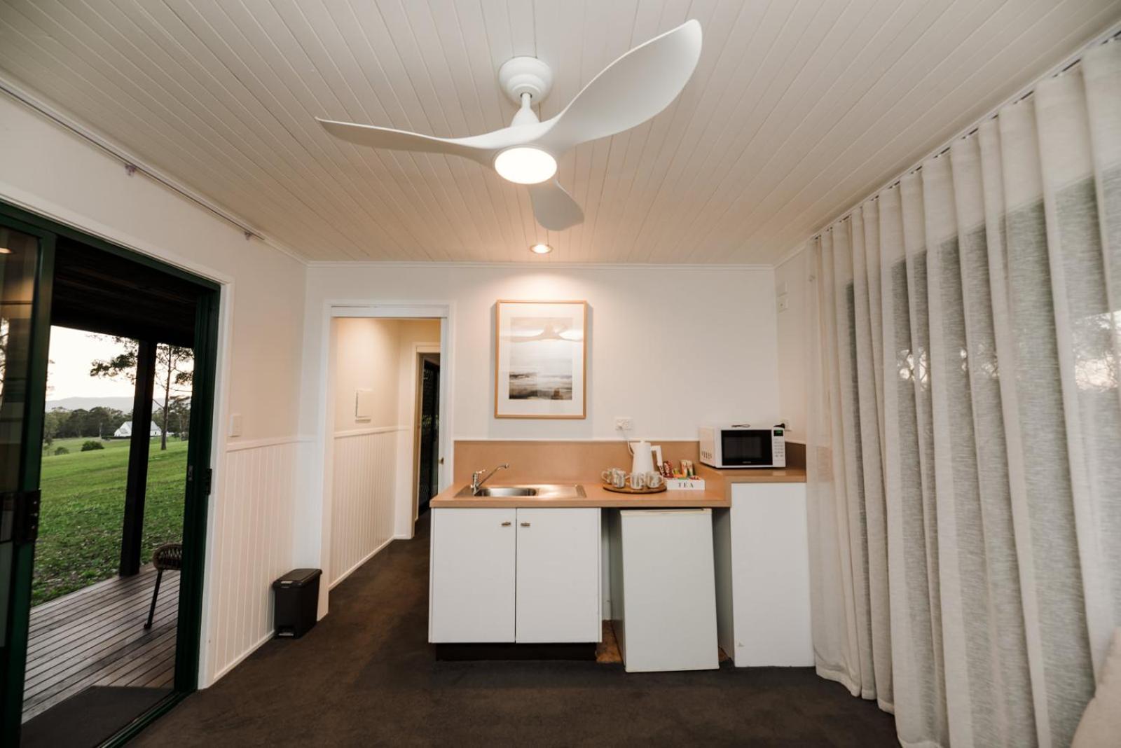 Cabins At Lovedale Wedding Chapel Exterior foto